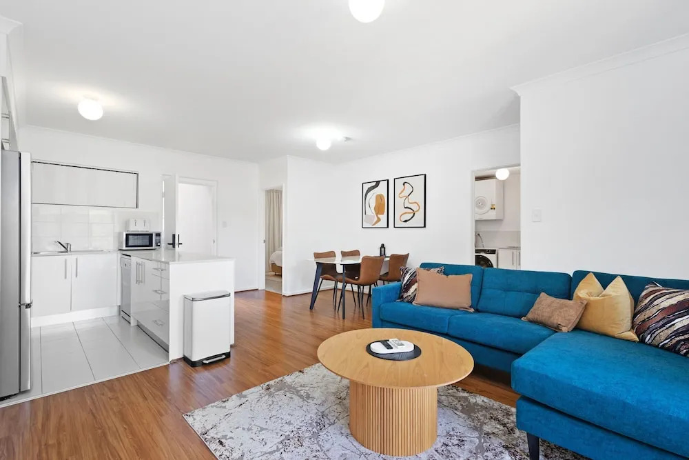 Perfect Location 2BR 1bth - Beckenham