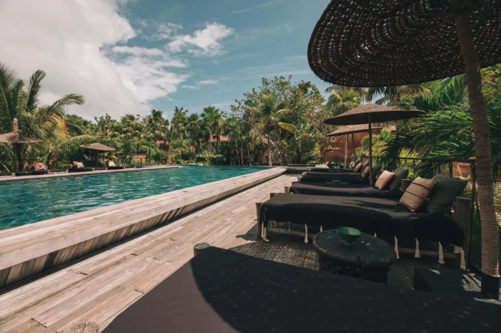 Radhoo Tulum