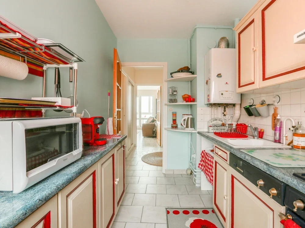 Beachfront Apartment in Grancamp-maisy With Terrace