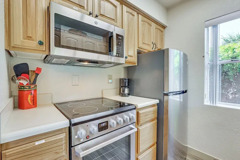 Pool & Patio Access: Sunny Phoenix Casita!