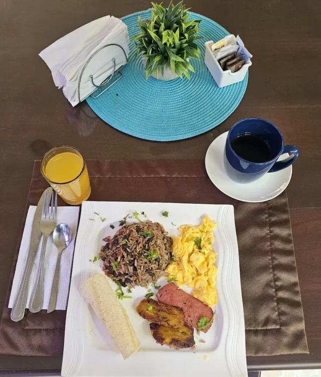 Brisas del Aeropuerto Airport Breezes inn