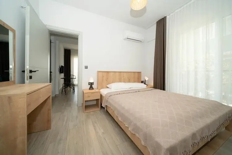 Phedora Suite Apart