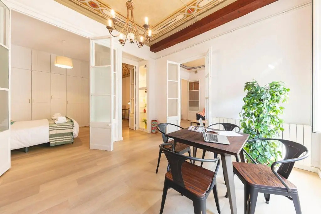 Bravissimo Plaça del Vi, Authentic Historic Apartment