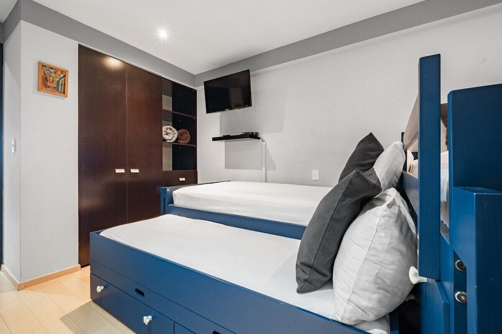 2BR Luxury Stay Mundial 2026 Skyline Views