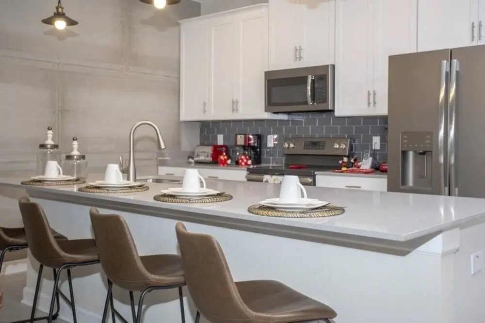 Brand New!4 Bed In Storey Lake Townhome With Pool! 4 Bedroom Townhouse by Redawning