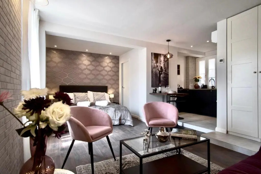 S H E N K I N Design Apartment by the Museum