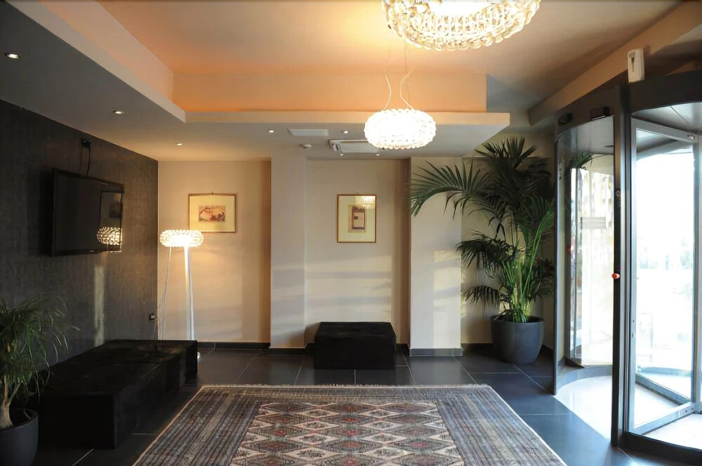 Myres Hotel Residence