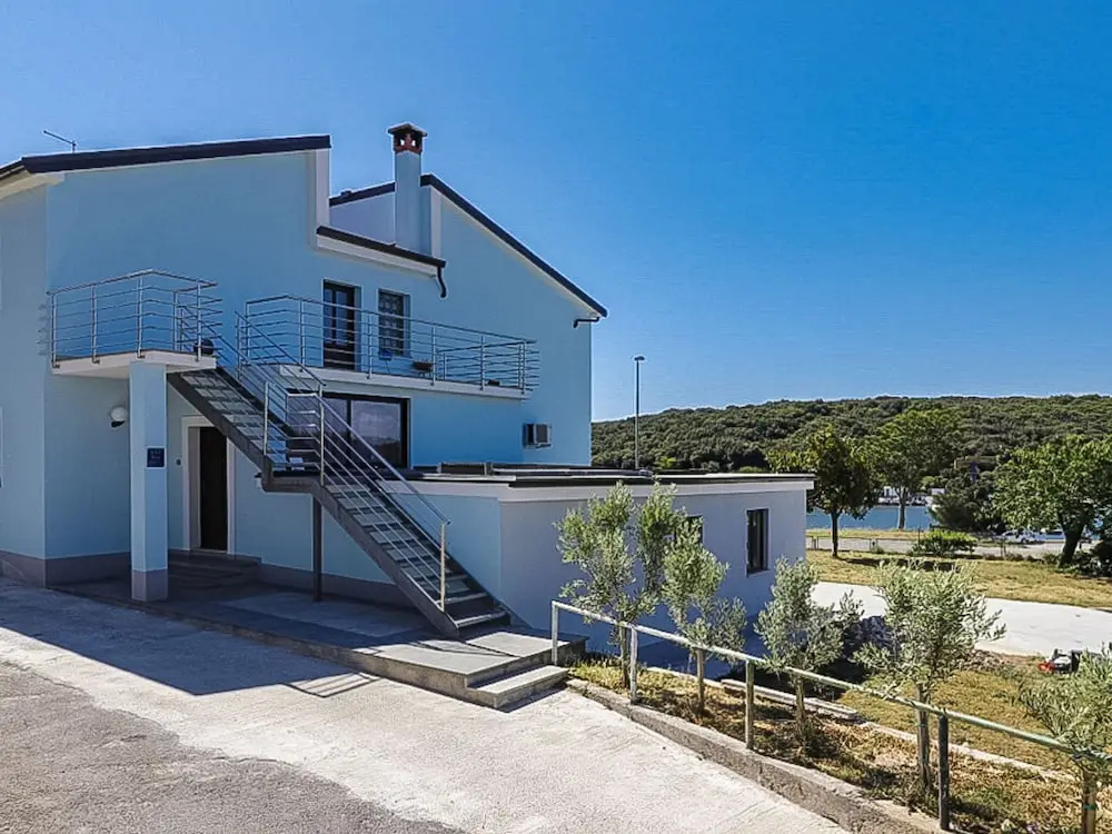 Spacious Apartment in Pula With Terrace