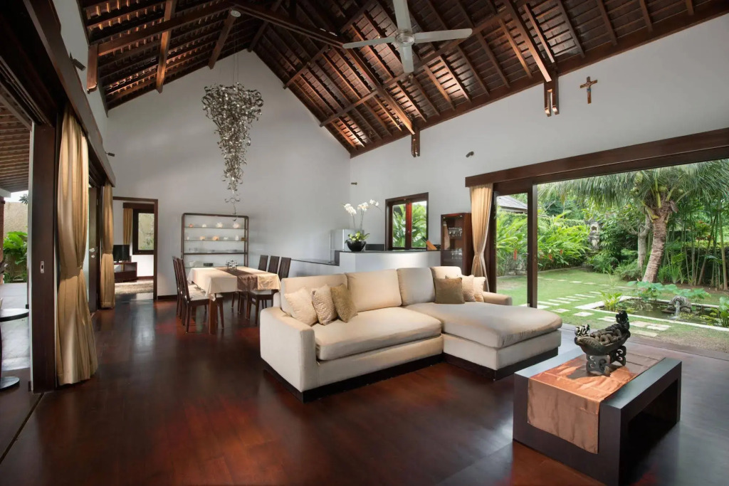 The Sanctus Villa