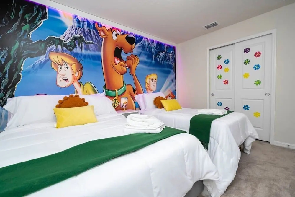Spacious Family-friendly 7BR House w/ Private Pool Near Disney