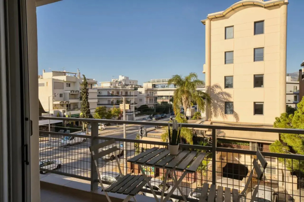 Central 2BR flat Glyfada Center