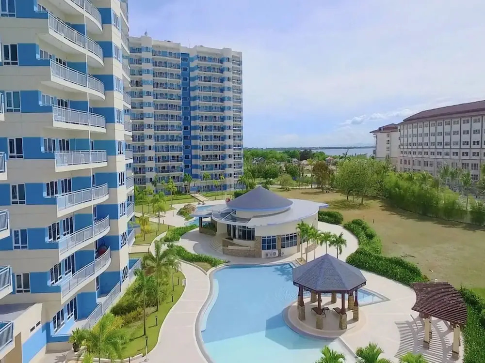 Spacious Studio Unit With Balcony and Seaview