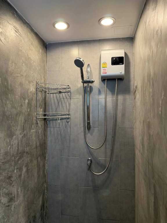 Charming 1-bedroom Apartment Near Bangrak Beach