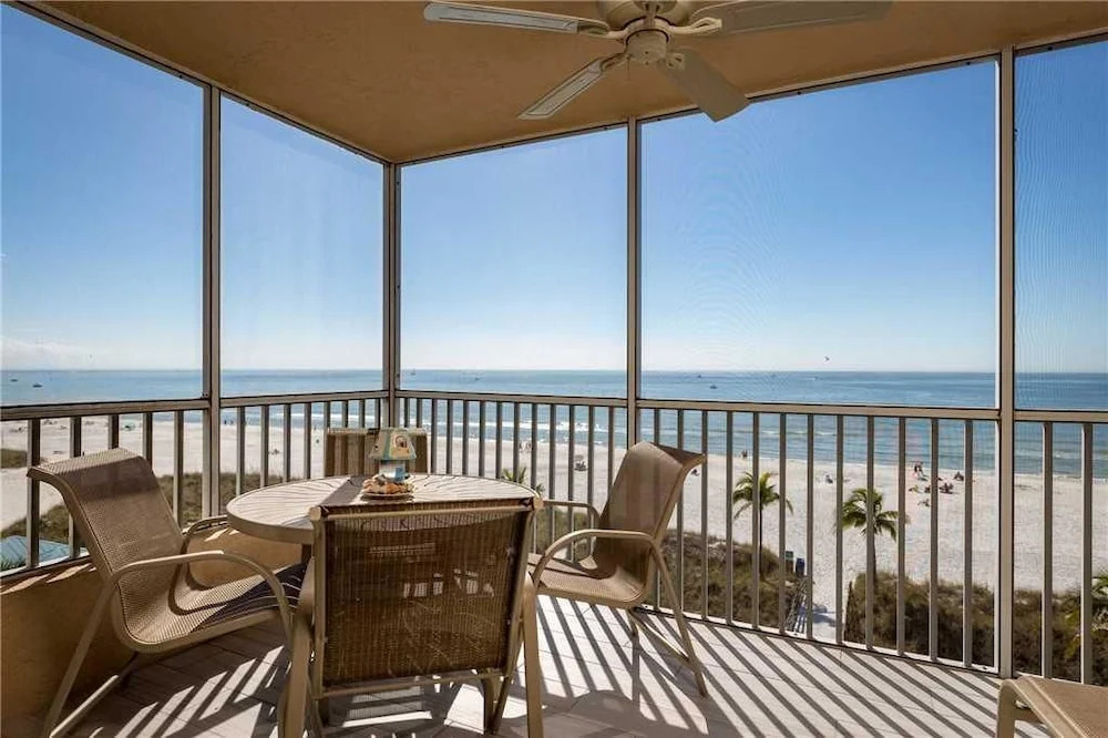 Estero Island Beach Villas 401 - Two Bedroom Condo