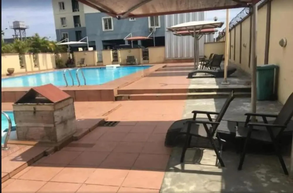 Droptop Suites