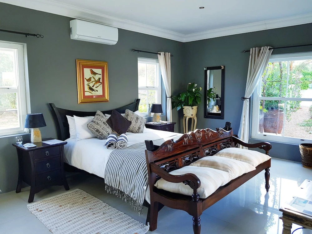 Sandmartins Private Secure Villa