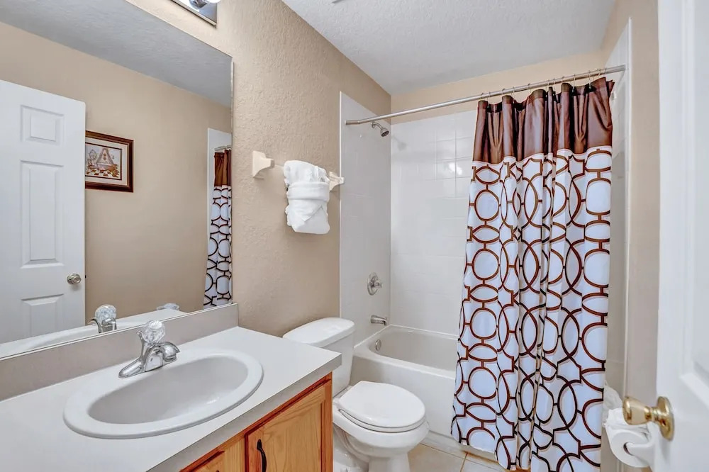Charming Home With Private Balcony, 4 Miles From Disney! CDC Standards #4ro785
