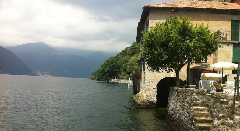 Careno directly to the Lake of Como