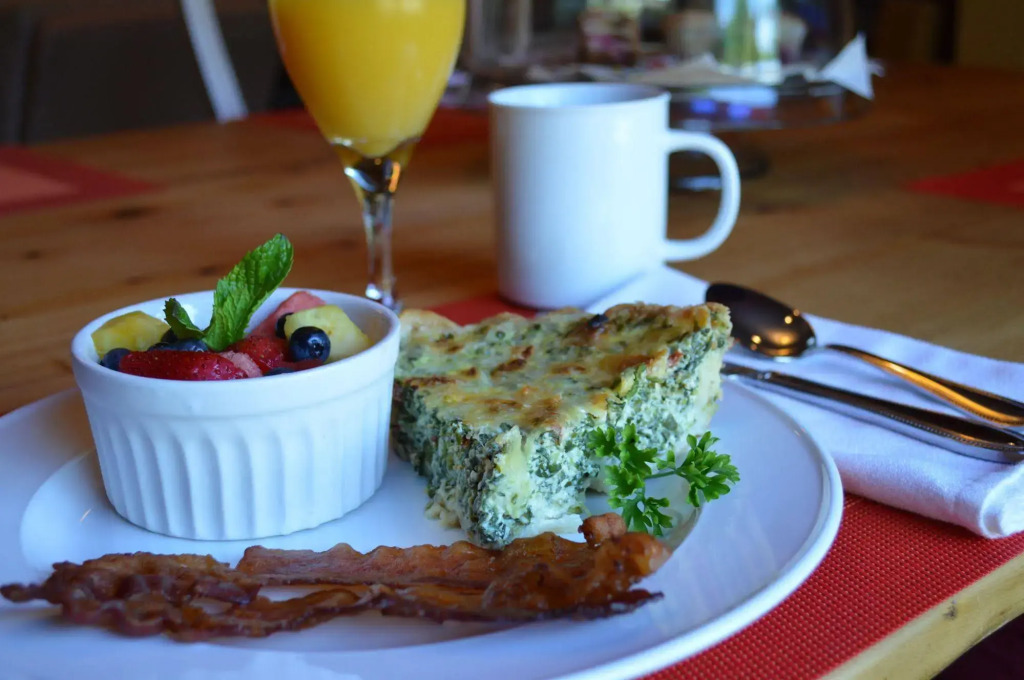 Twin Oaks Inn