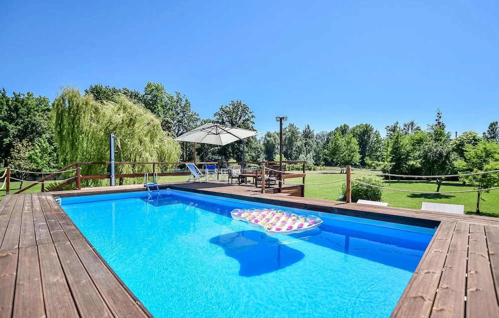 4 Bedroom Amazing Home In Pietrasanta
