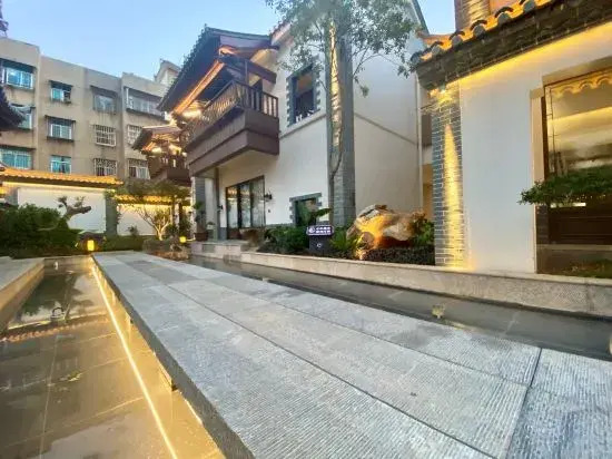 Jianshui Guyueli Courtyard Villa (Jianshui Ancient Town)
