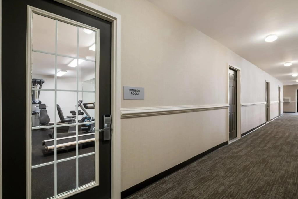 Suburban Studios Denver Central-Arvada