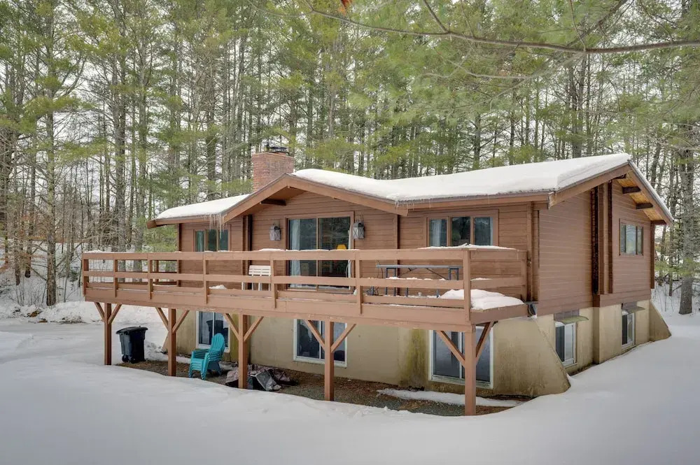 Hike & Ski: Cabin w/ Fireplace in Franconia!