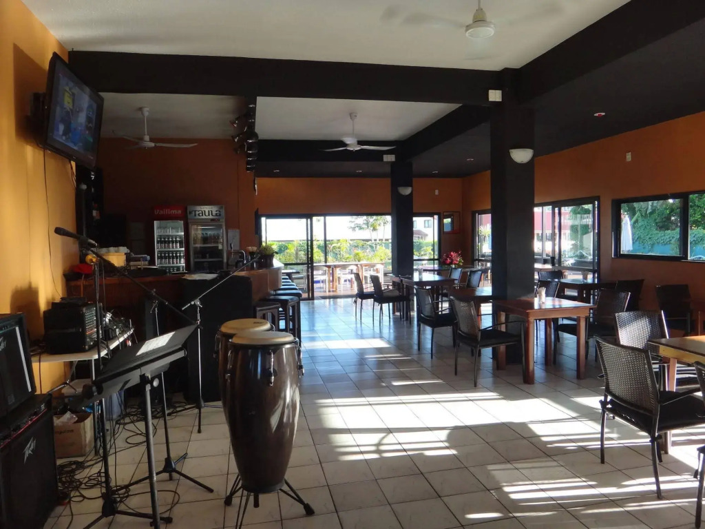 Travellers Point Hotel