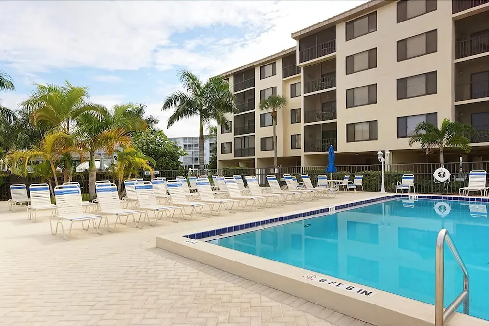 Santa Maria 300 - Three Bedroom Condo