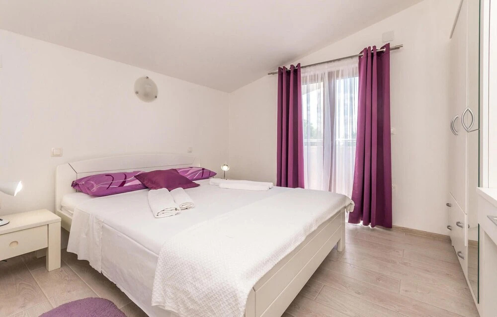 Gorgeous Home In Donje Rastane