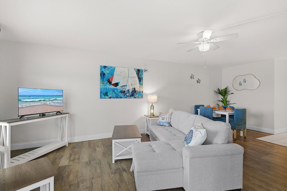 Ocean Breeze Resort 202