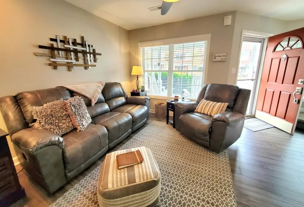 1 Ranked Condo w Pool Gym Gamer Room
