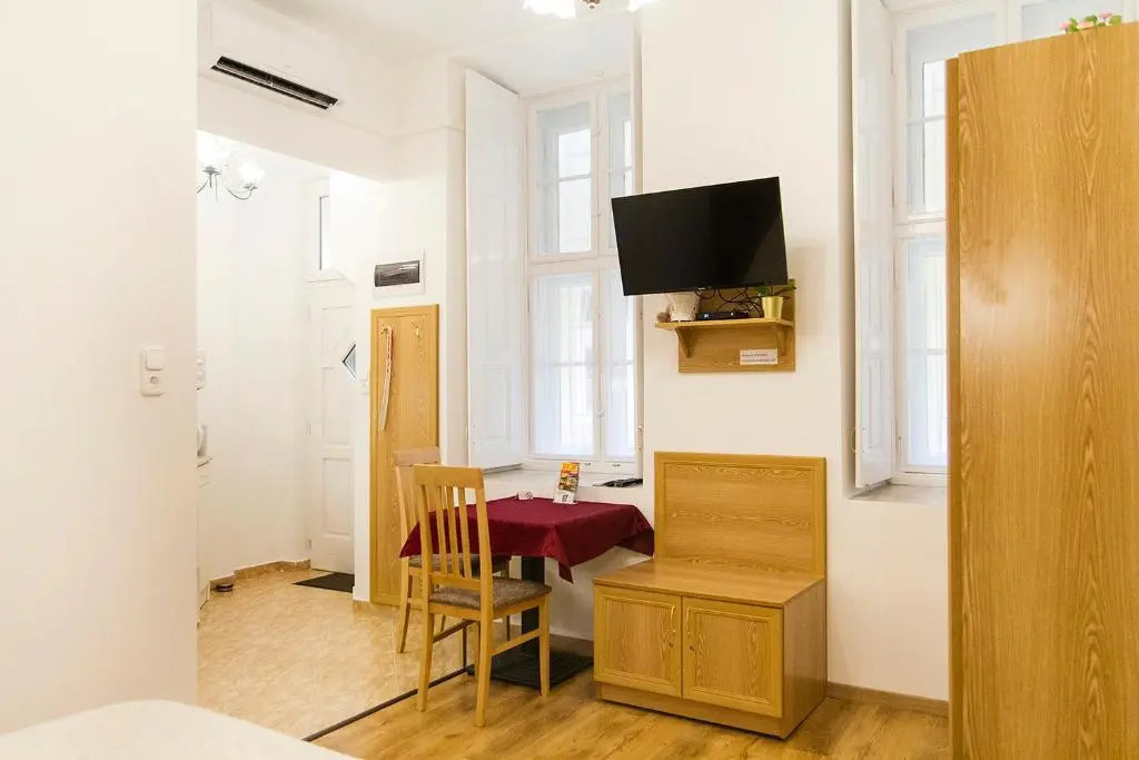 Authentic Akacfa Apartment