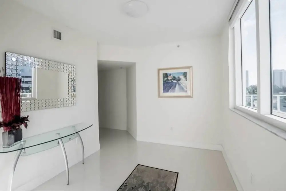 Le Marina Bay 310 by Go Florida Condo, Sunny Isles