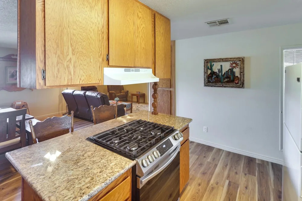 Dog-friendly Bullhead City Home - Walk to Beach!