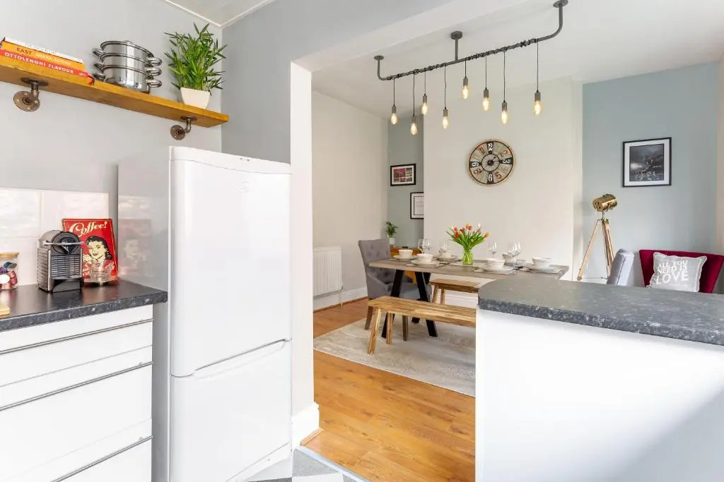 Watford House - Air Host & Stay - 3 Bedroom Period House