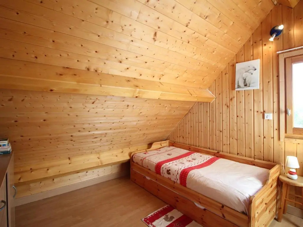Chalet spacieux avec parking et WiFi au Mont Dore - FR-1-608-106