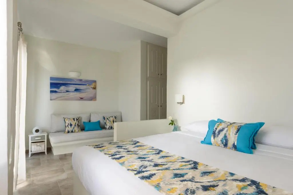 Enalion White Suites Oia