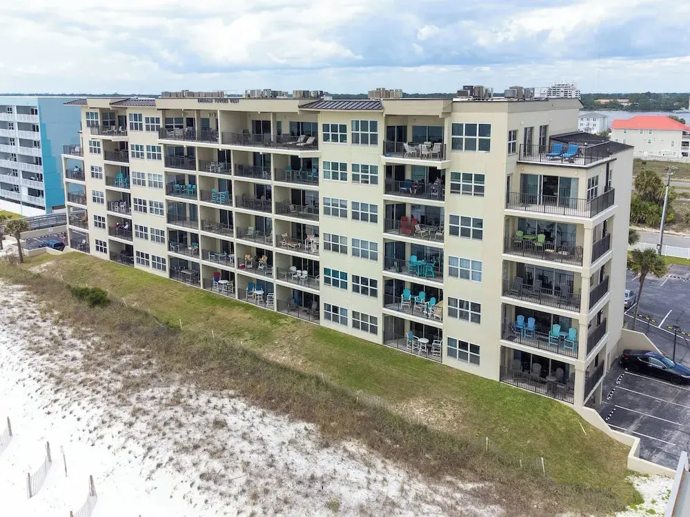 Emerald Towers West 1006 - Breezy Beachcomber