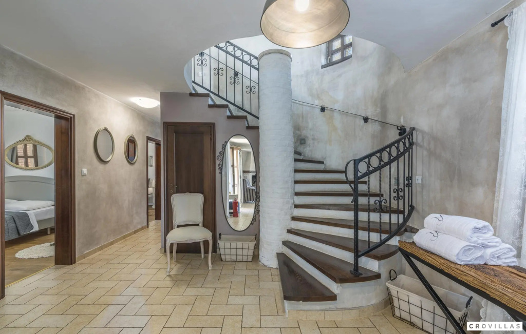 Rustica in Visnjan with 5 bedrooms and 1 bathrooms