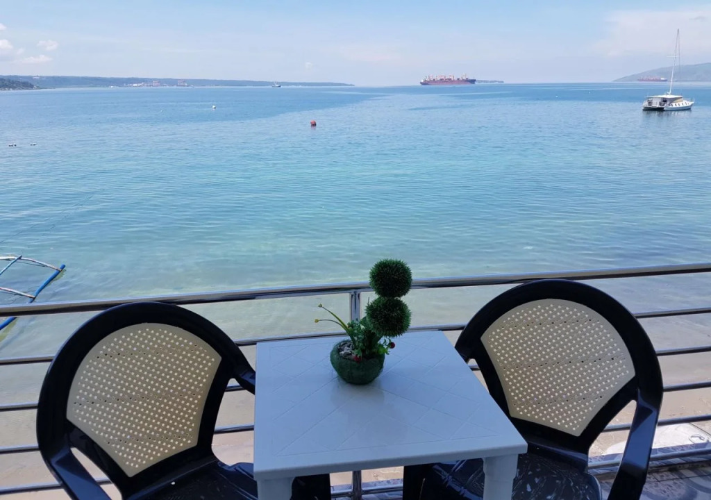 Mango's Beachfront Resort