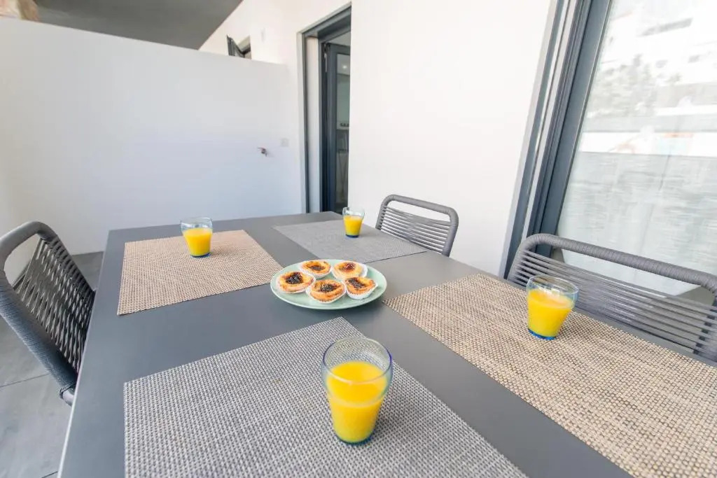 800m From the Boat to Praia das Cabanas, With Pool, Terrace, Wifi and air con