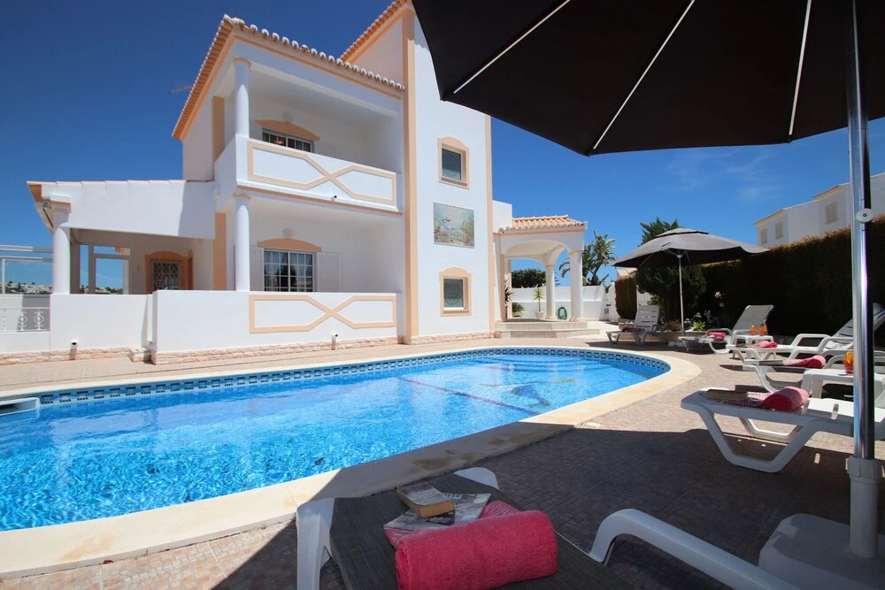 Villa Manihi - Moradia elegante com BBQ e piscina aquecível - Albufeira