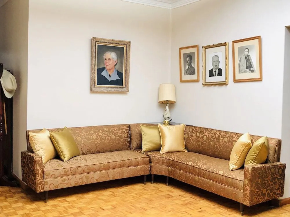 Mansion de los Abuelos