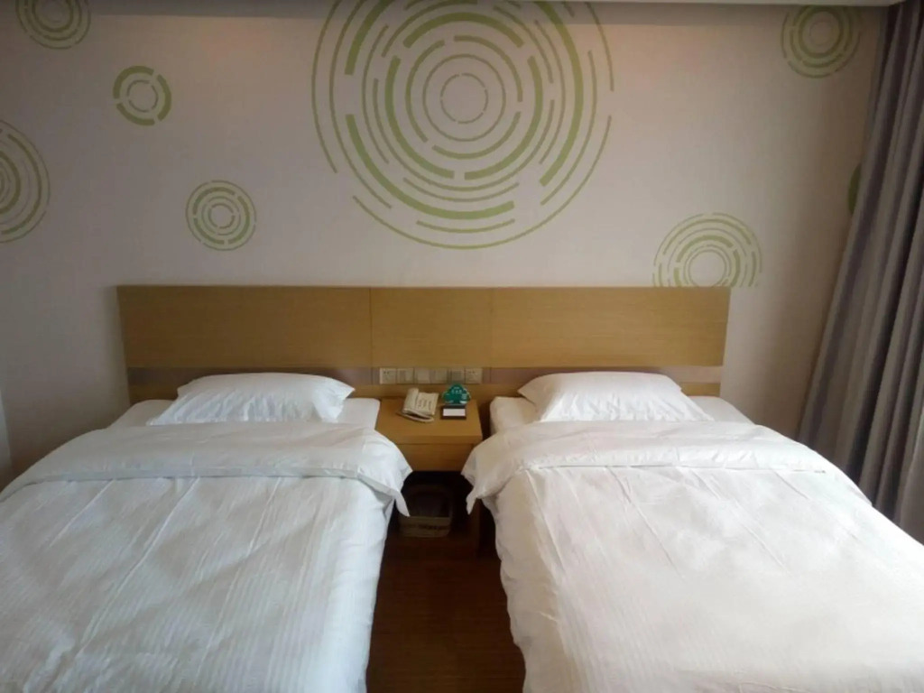 GreenTree Inn Qingdao Jiaozhou Jiaoping Road Aviation Industry Park Express Hotel