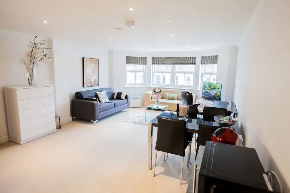 1bed Sleeps 4 in West Kensington 7mins to Tube