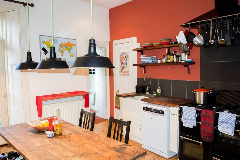 Bright Flat in Edinburgh With Private Garden