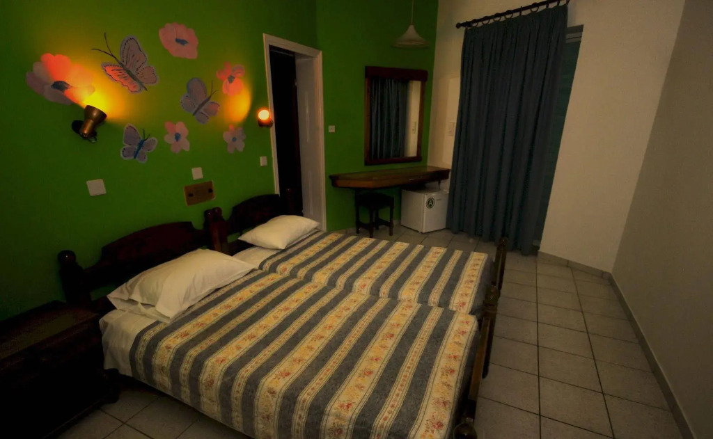 Zeus Hotel