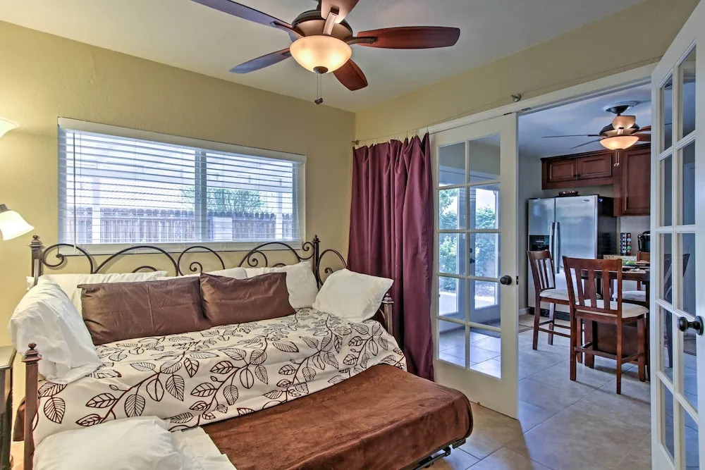 066222: Private 3 BR Home w/ Fire Pit by Old Town