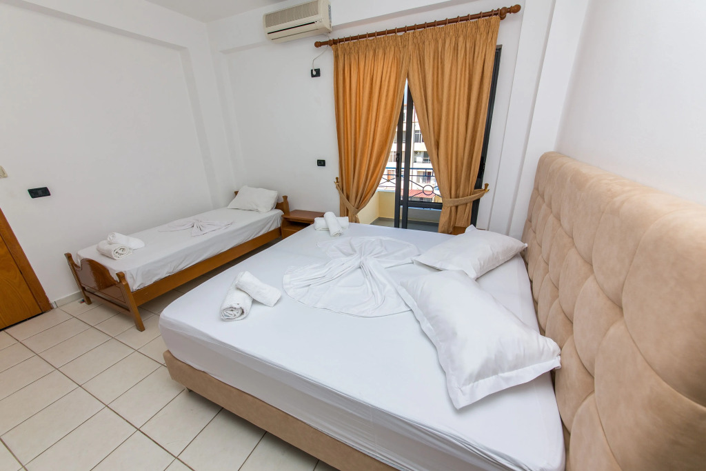 Blue Saranda Hotel